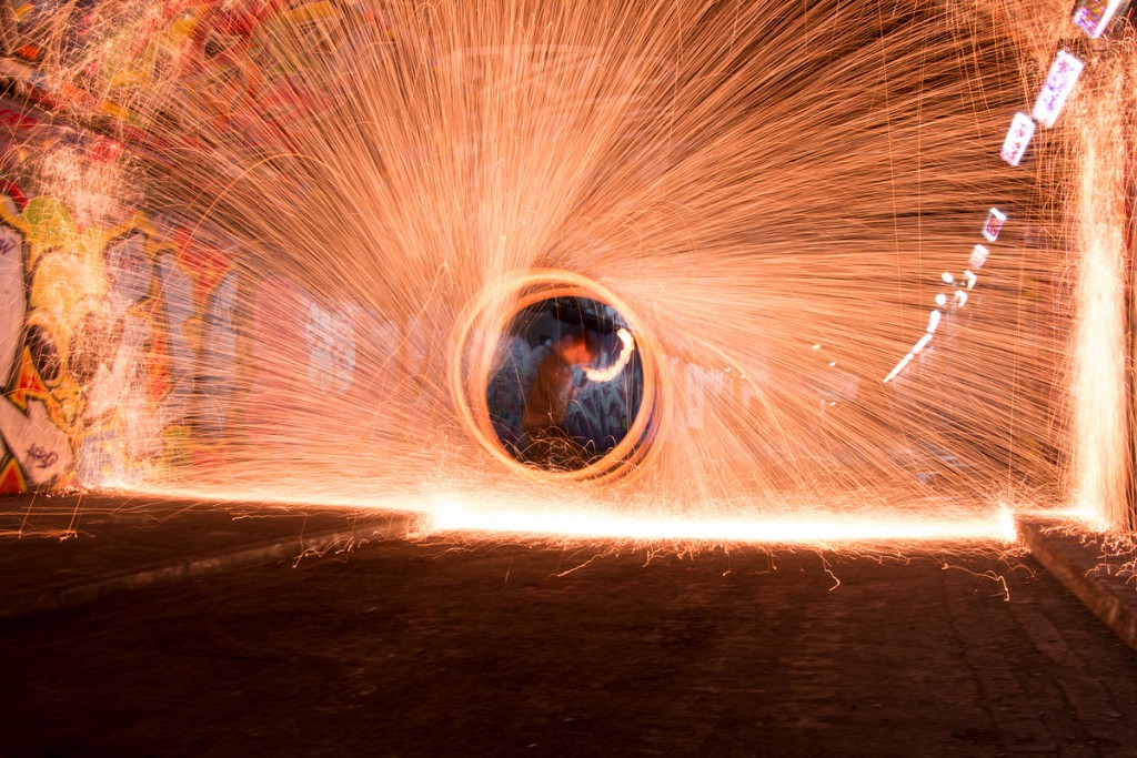 Alex Lee's Full Moon Fire Spin - Wire wool spinning